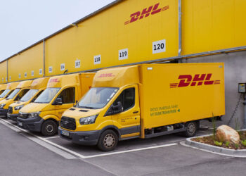 Mua lại công ty chuyển phát nhanh: Cơ hội và thách thức