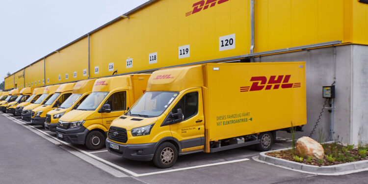 Mua lại công ty chuyển phát nhanh: Cơ hội và thách thức